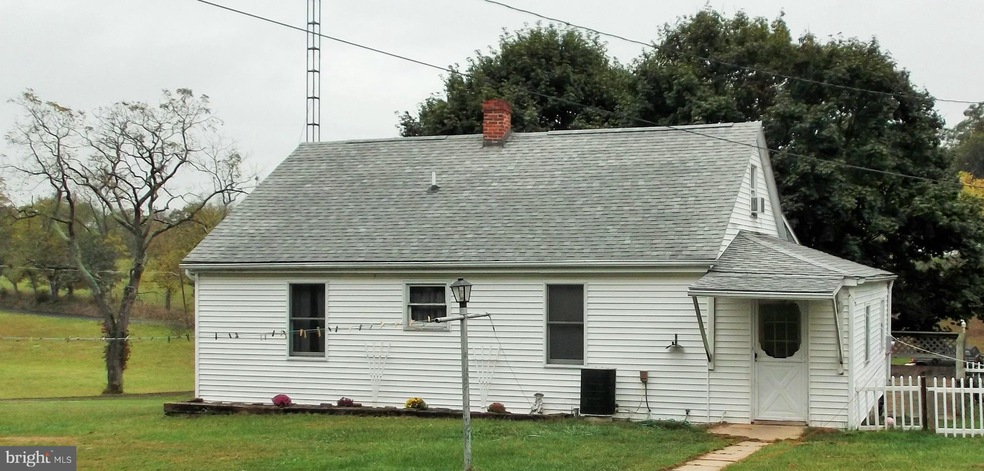 1536 Jacobs Rd, Martinsburg, WV 25404 - photo 1