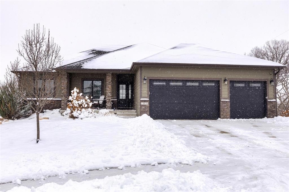 15034 Walnut Meadows Dr, Urbandale, IA 50323 - photo 1