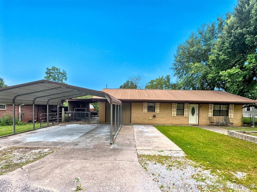 510 Beverly Ave, Vian, OK 74962 - photo 1