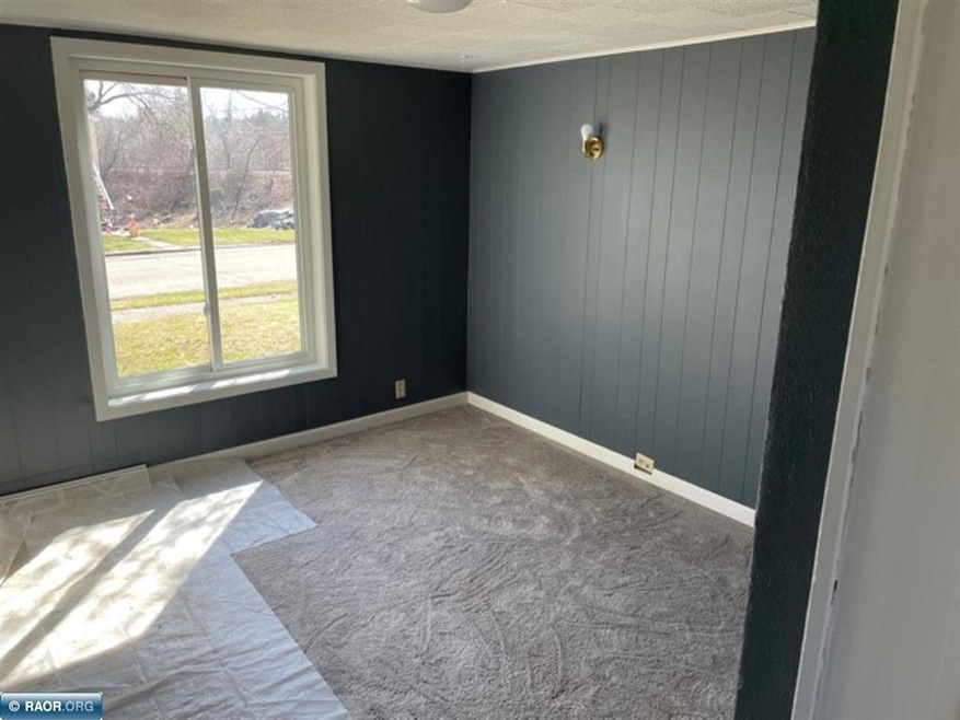 1327 14th Ave E, Hibbing, MN 55746 - photo 1