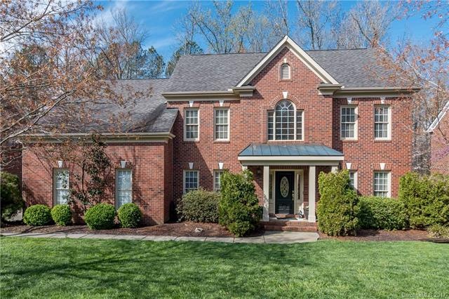 Welcome to 305 Sardis Pointe Rd! 2 Story Full Bric