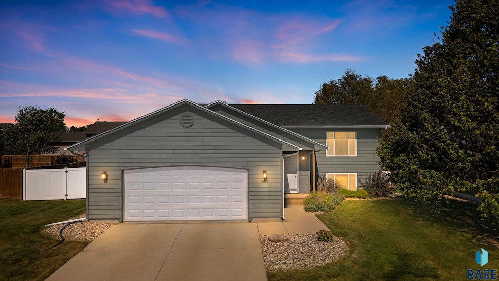 Pending $326,900 • Co-Listing Agent