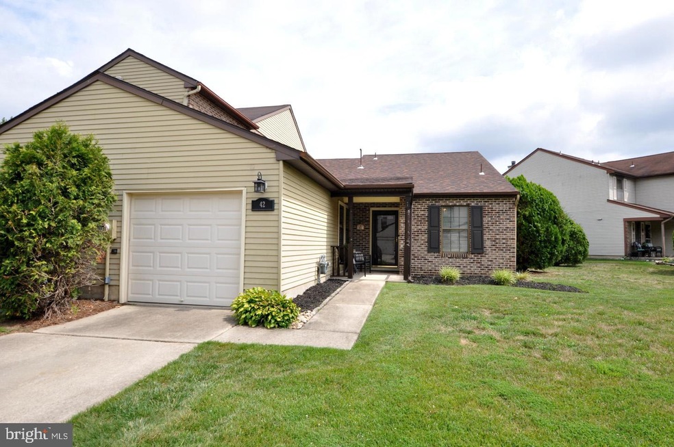 42 E Oleander Dr, Mount Laurel, NJ 08054 - photo 1