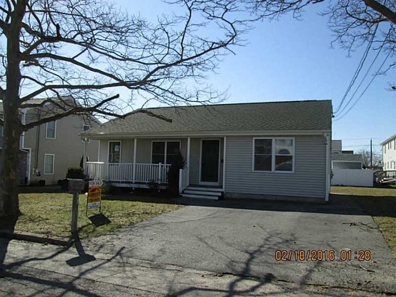 33 Buttonwood St, Bristol, RI 02809 - photo 1