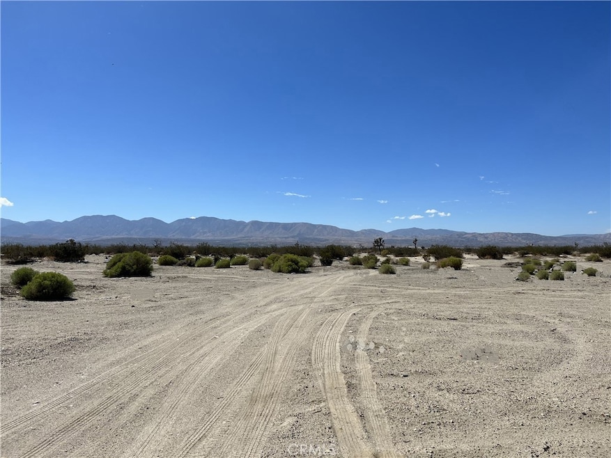 147 E Avenue R, Juniper Hills, CA 93543 - photo 1