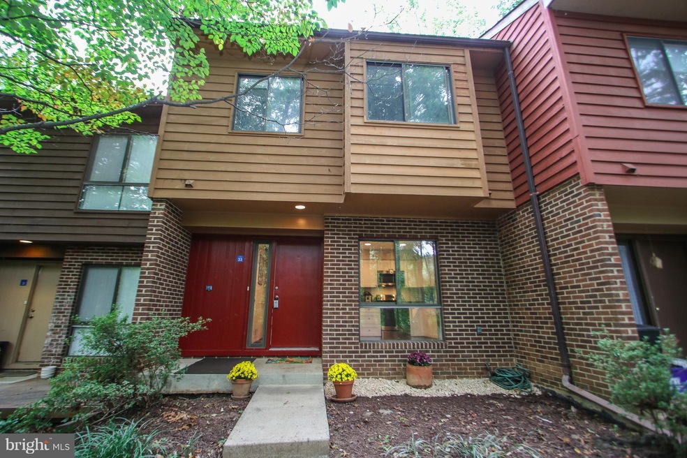 11533 Buttonwood Ct, Reston, VA 20191 - photo 1