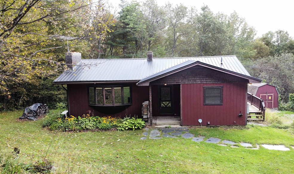 1568 Spaulding Rd, Saint Johnsbury, VT 05819 - photo 1