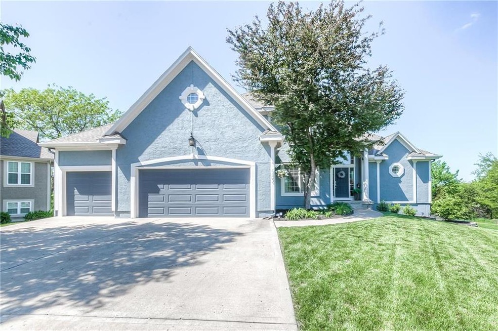 4403 Meadow View Dr, Shawnee, KS 66226 - photo 1