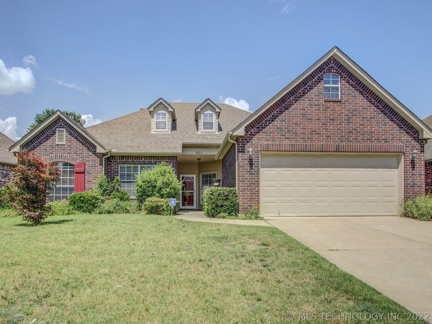 511 N Emerson St, Jenks, OK 74037 - photo 1