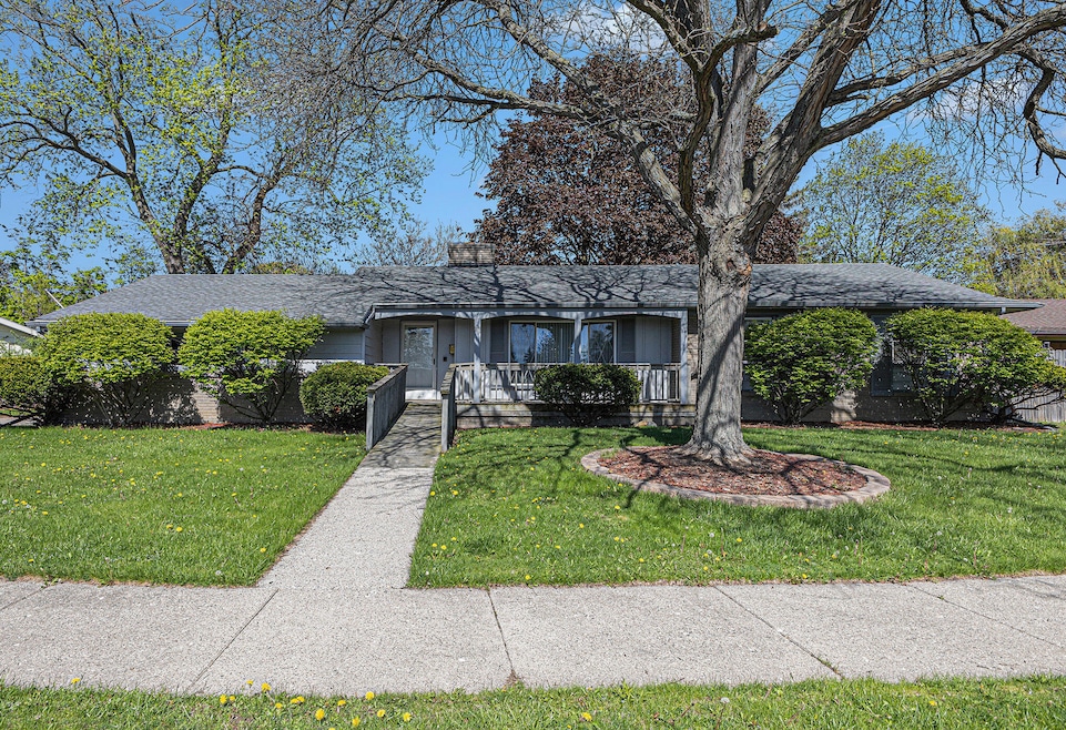 2015 Pamela Place, Lansing, MI 48911