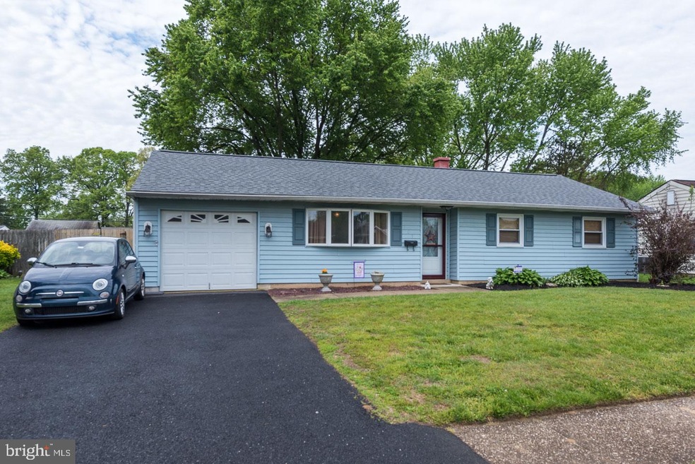 709 Donald Dr, Newark, DE 19713 - photo 1