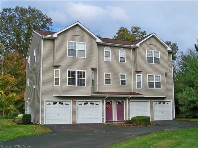 21 Sarahs Place unit 21, Wallingford, CT 06492 - photo 1