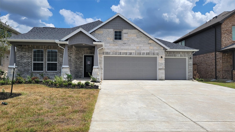 19046 Crested Moss Ave, Tomball, TX 77377 - photo 1