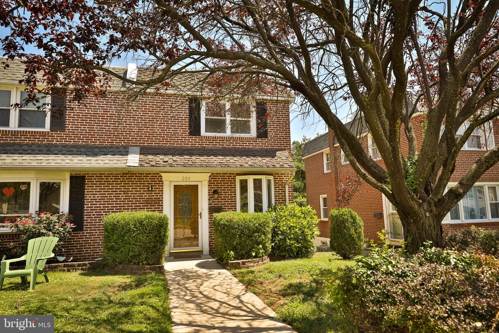 204 Lakeview Dr, Ridley Park, PA 19078 - photo 1