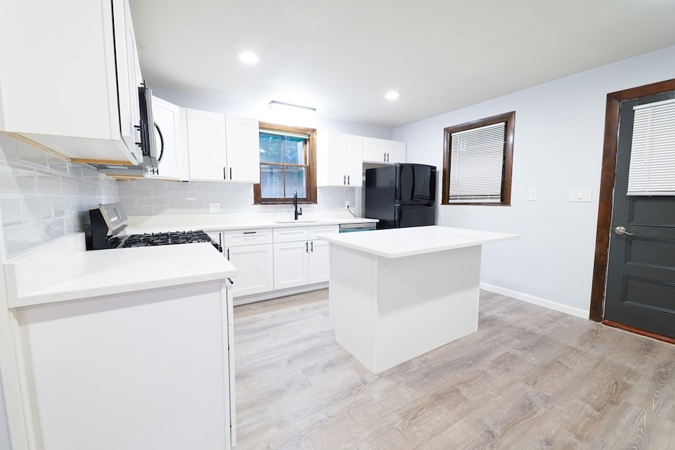 115 Franklin St unit 1, Stoneham, MA 02180 - photo 1