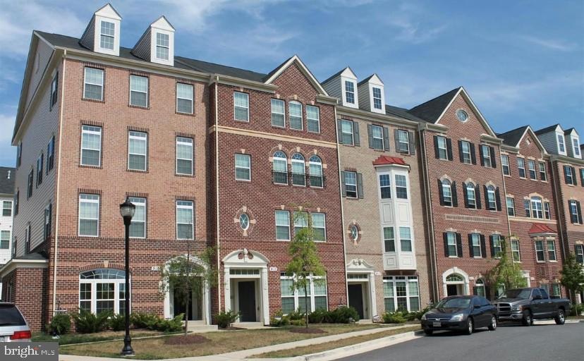 910 Hall Station Dr unit 200, Bowie, MD 20721 - photo 1