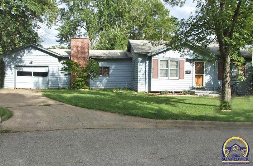 2212 SW Boswell Ct, Topeka, KS 66611 - photo 1
