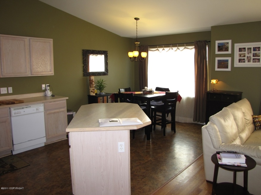 Kitchen & Dining Area