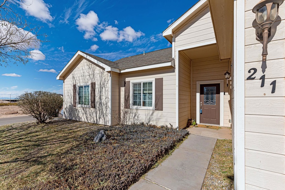 211 Burnage Ln, Alamogordo, NM 88310 - photo 1