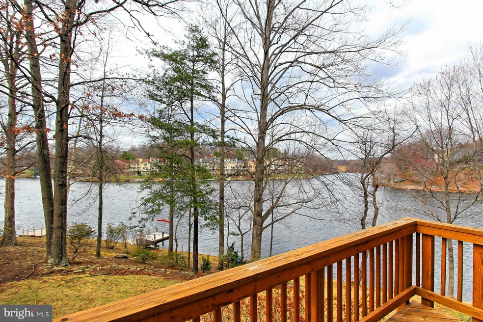 11008 Thrush Ridge Rd, Reston, VA 20191 - photo 1