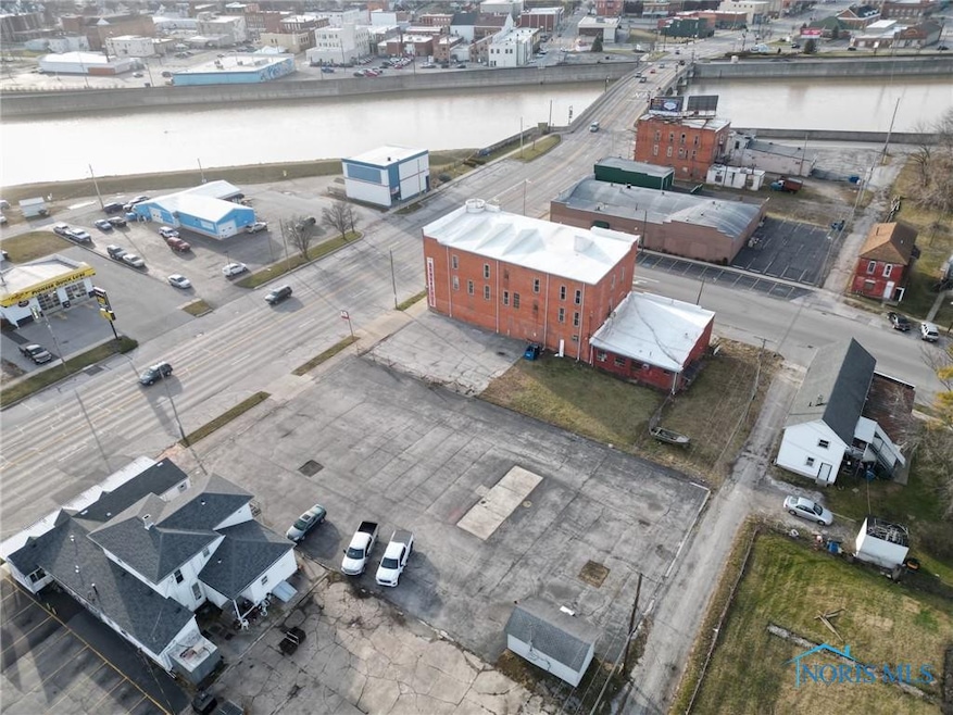 208 E State St, Fremont, OH 43420 - photo 1