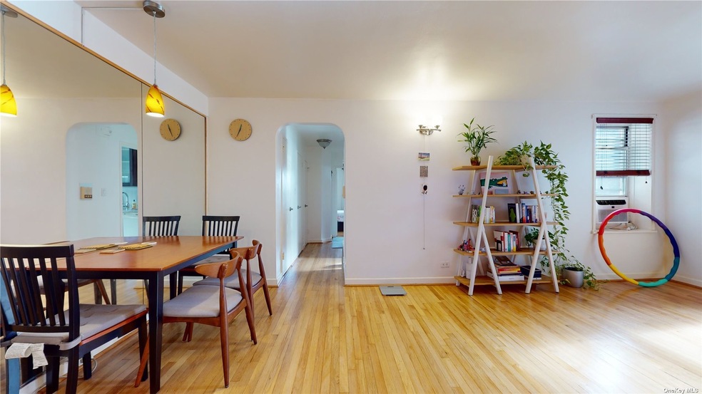 The Meadow Lake unit 6R, Forest Hills, NY 11375 - photo 1