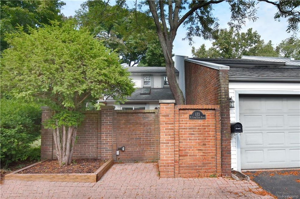 173 East Long Lake Rd_01.JPG