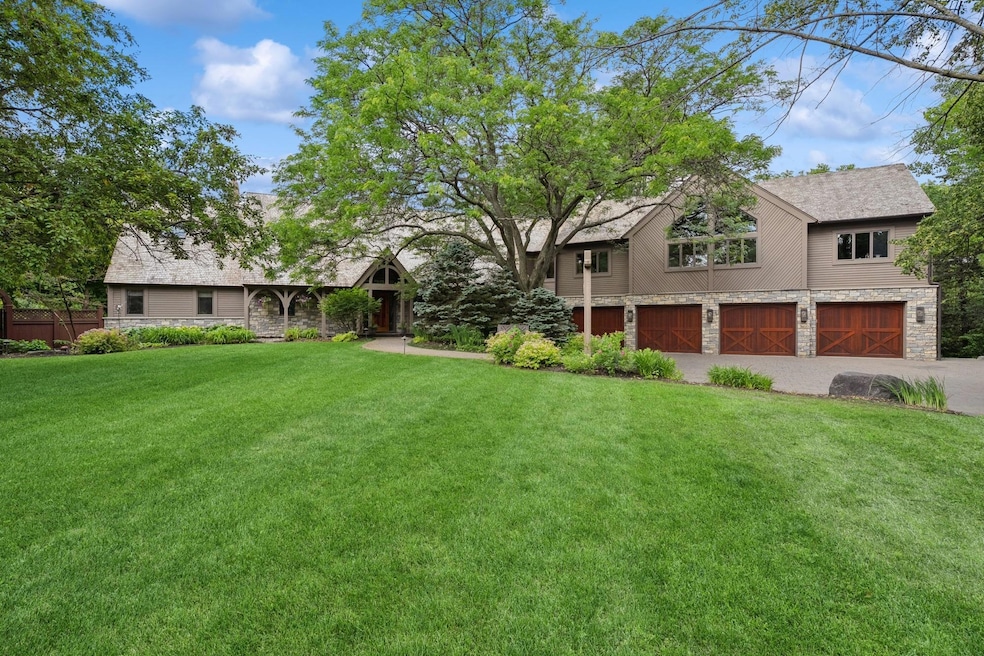 10420 Bluff Cir, Chaska, MN 55318 - photo 1