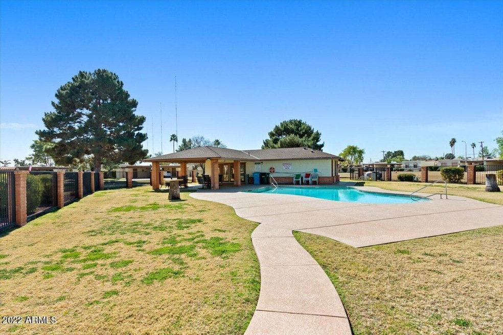 20-Community Pool