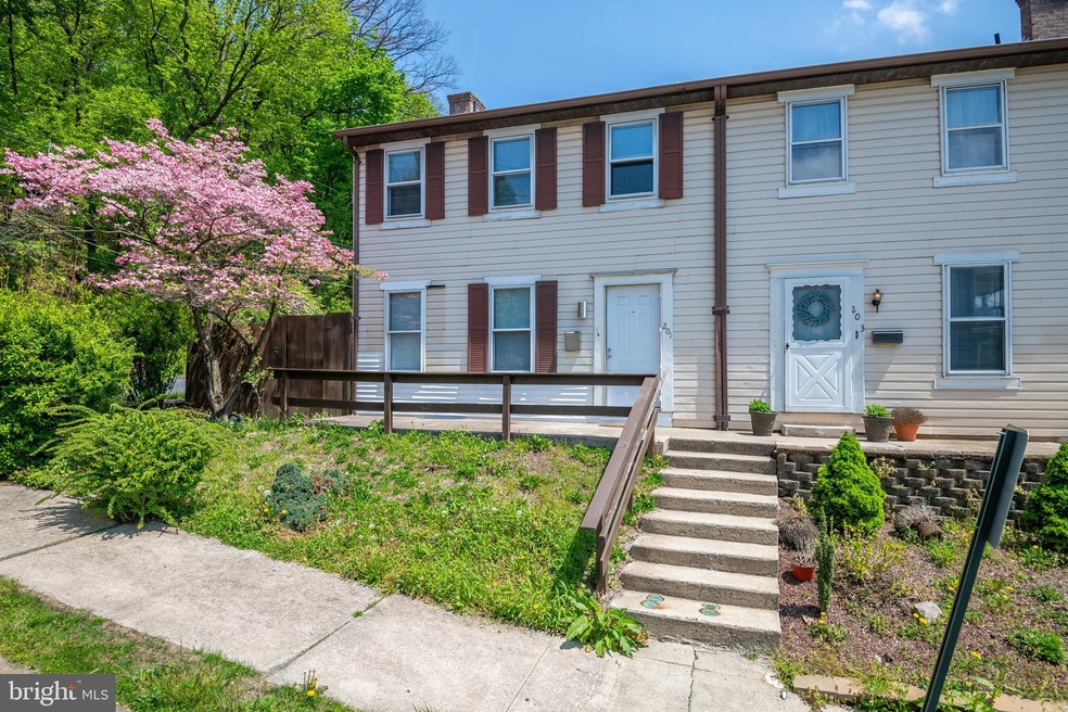 201 S 17th St, Reading, PA 19602 - photo 1