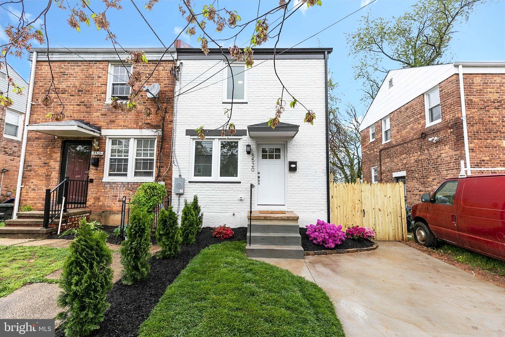 5520 B St SE, Washington, DC 20019 - photo 1