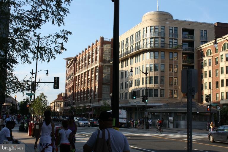 1372 Monroe St NW unit B, Washington, DC 20010 - photo 1