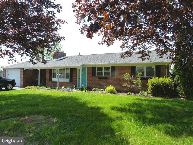 13910 N Meadow Rd, Hagerstown, MD 21742 - photo 1