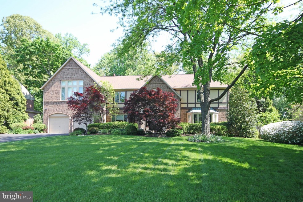 8608 Honeybee Ln, Bethesda, MD 20817 - photo 1