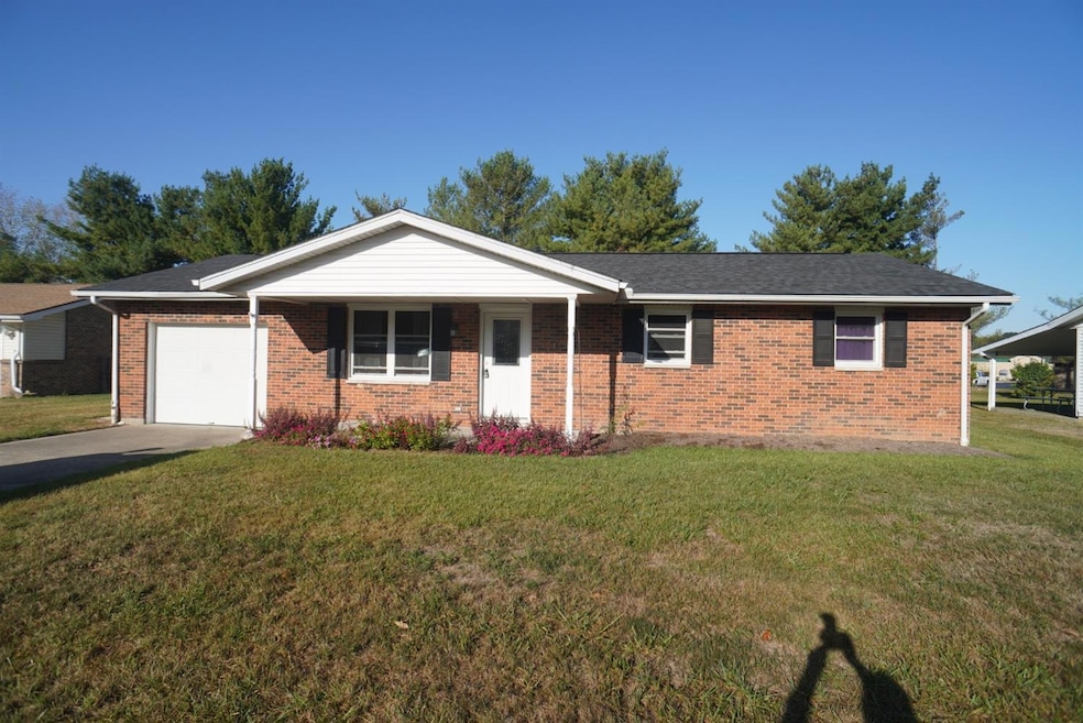 371 Pheasant Run Dr, Batesville, IN 47006 - photo 1