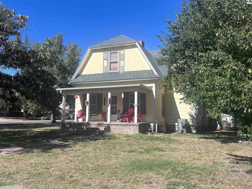 300 N Main St, Pratt, KS 67124 - photo 1