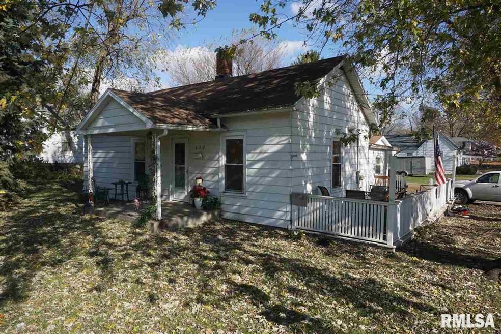 632 S College St, Lincoln, IL 62656 - photo 1