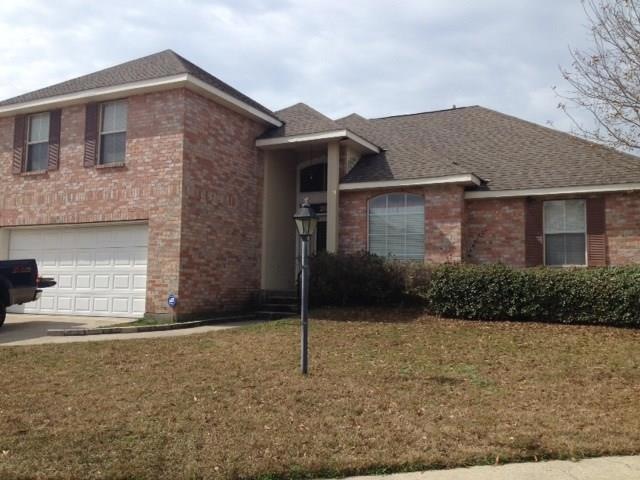 Great curb appeal, surrounded by beautiful homes i