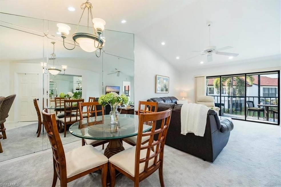 Bright & sunny dining and living room