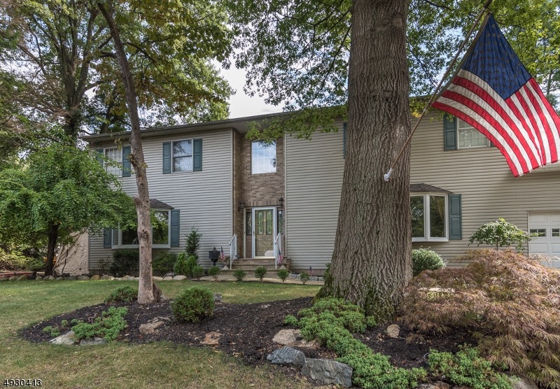 3 Crest Dr, Montvale, NJ 07645 - photo 1