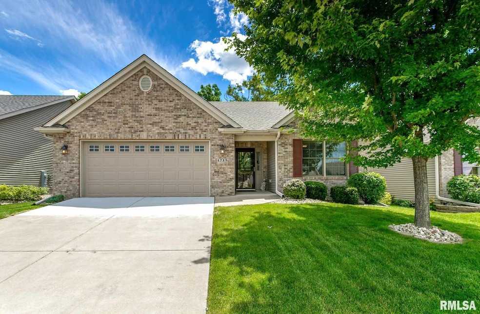 1715 Stone Gate Cir, Davenport, IA 52807 - photo 1