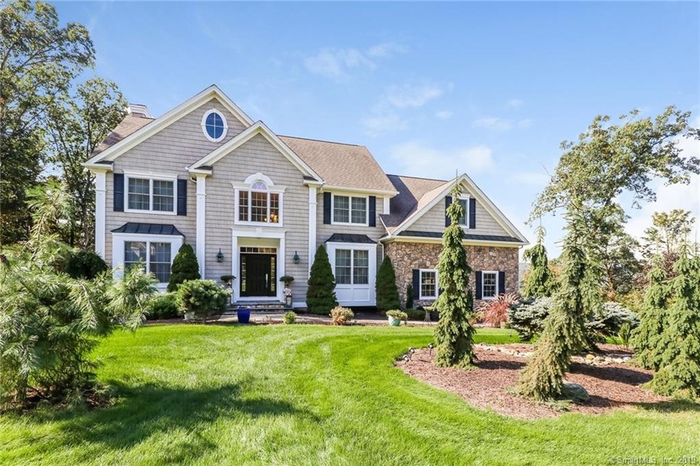 Gorgeous Colonial, Beatuiful landscaping