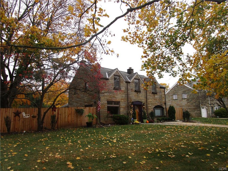 722 Evergreen St, Emmaus, PA 18049 - photo 1