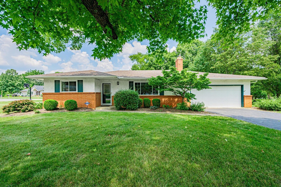 1070 Larkstone Dr 43235_002