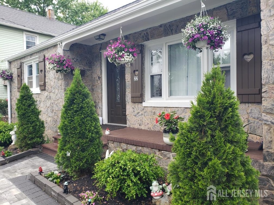 Under Contract $485,000