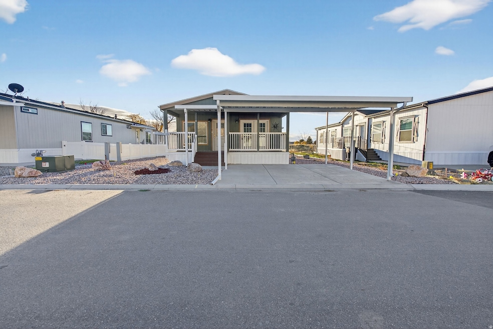View of front of home with driveway
