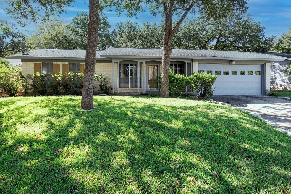 10 Honor Oak Ln, Bedford, TX 76022 - photo 1