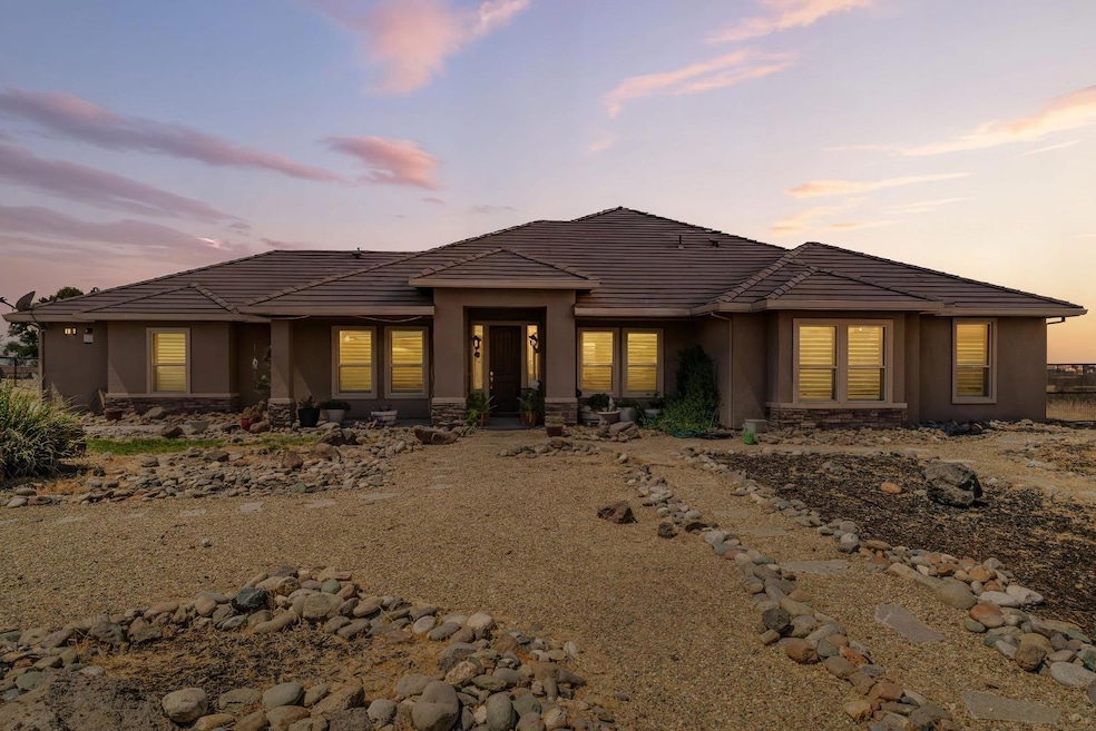 Sold $750,000 • Co-Listing Agent