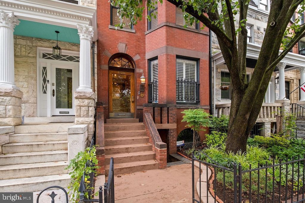 1120 E Capitol St NE, Washington, DC 20002 - photo 1