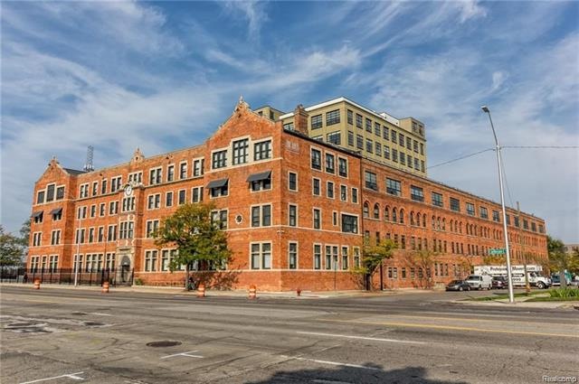 6533 E. Jefferson